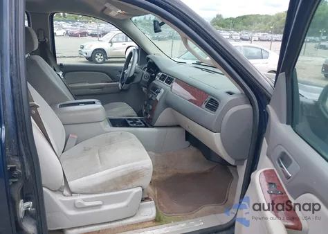 2007 Chevrolet Suburban 1500 Lt из США, поврежденный, VIN 1GNFK16397R262365